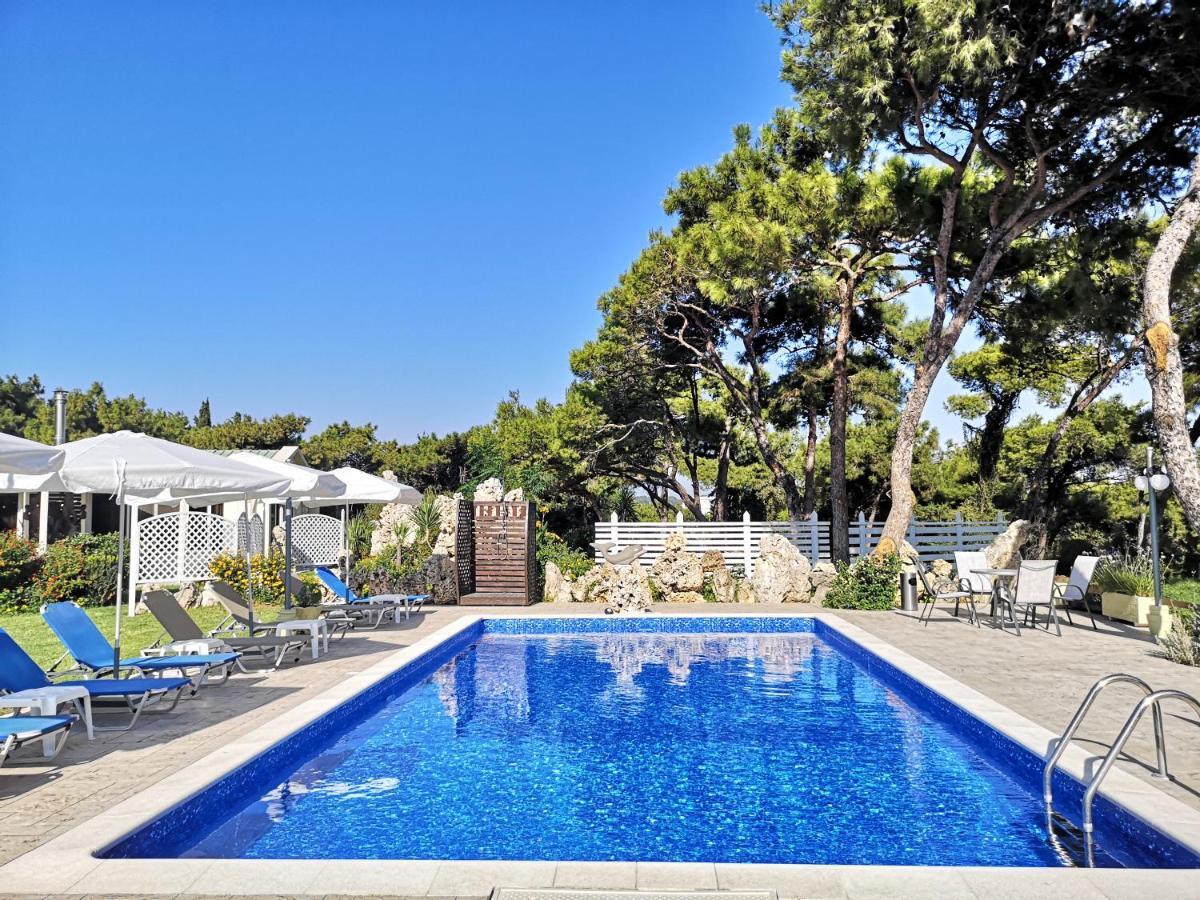Louis Luxury Villa By Living In Blue Koskinou  Extérieur photo