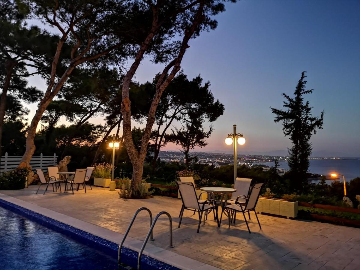Louis Luxury Villa By Living In Blue Koskinou  Extérieur photo